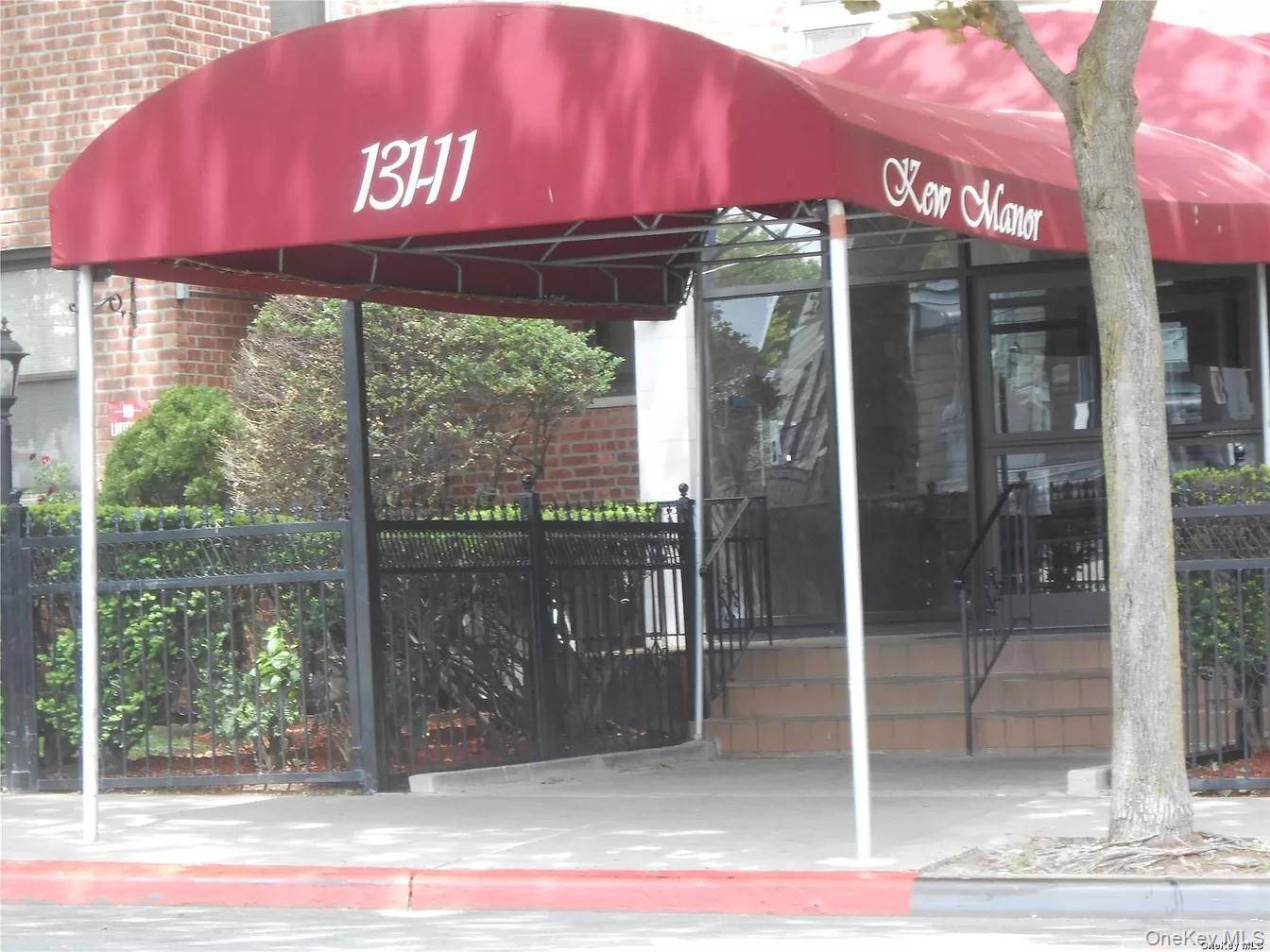 131-11 Kew Gardens RD #1O, Richmond Hill, NY 11418