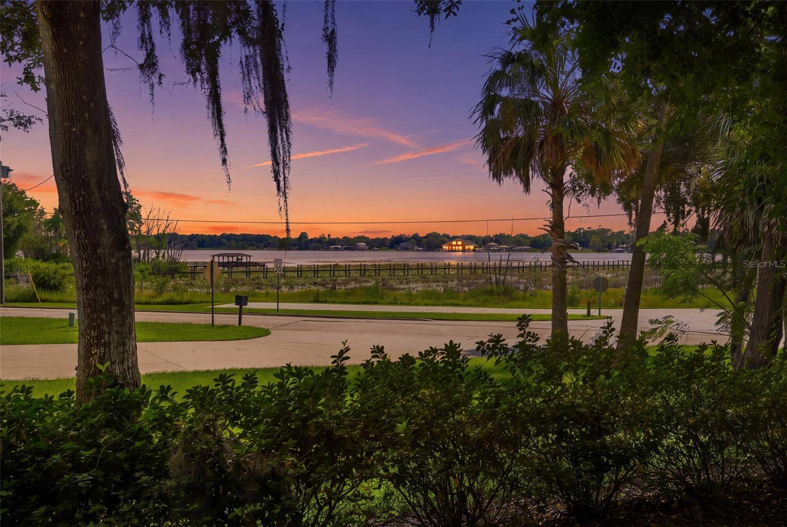 2600 WINNEMISSETT OAKS DR, Deland, FL 32724