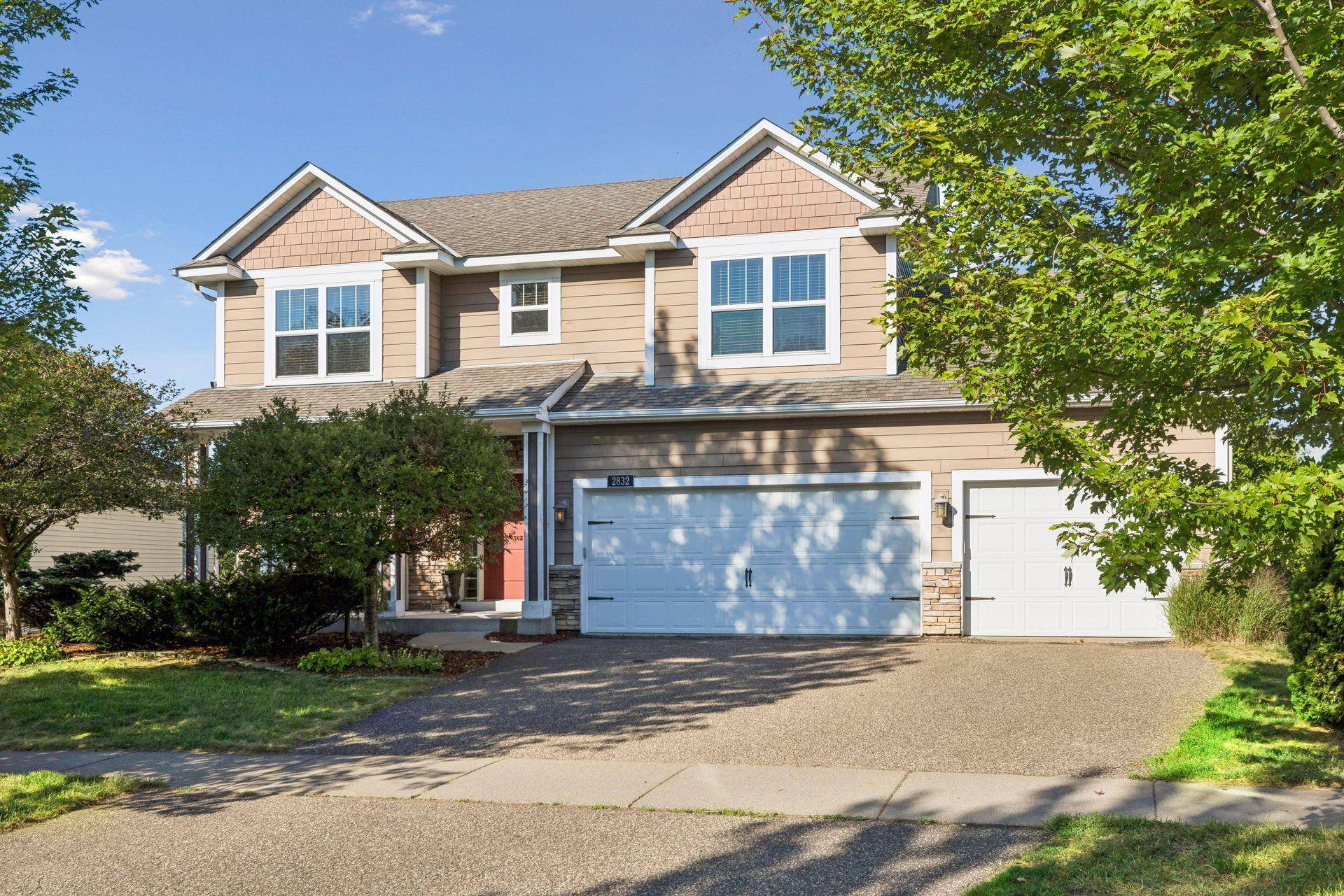 2832 Liberty TRL, Woodbury, MN 55129