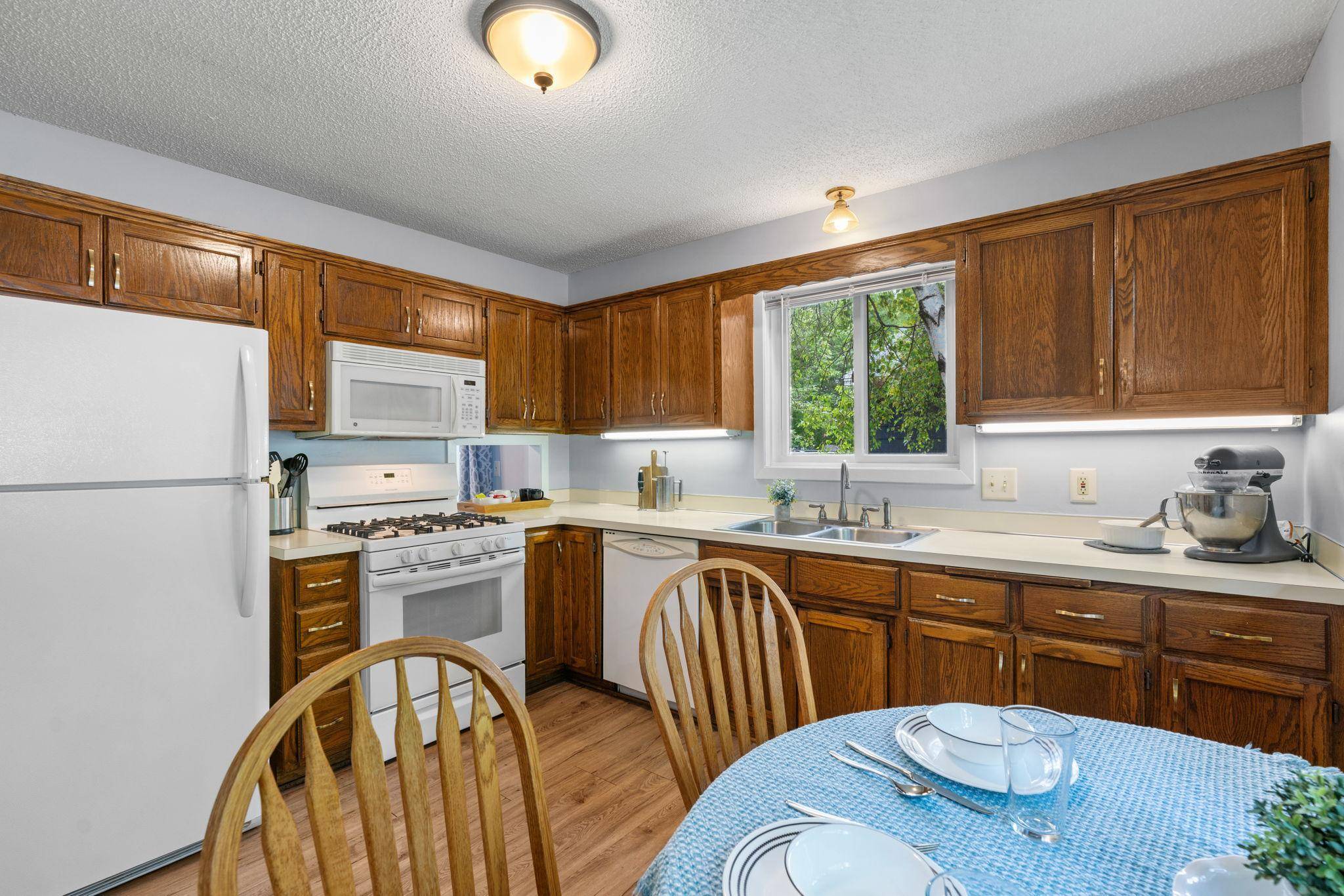 9182 Rosewood LN N, Maple Grove, MN 55369