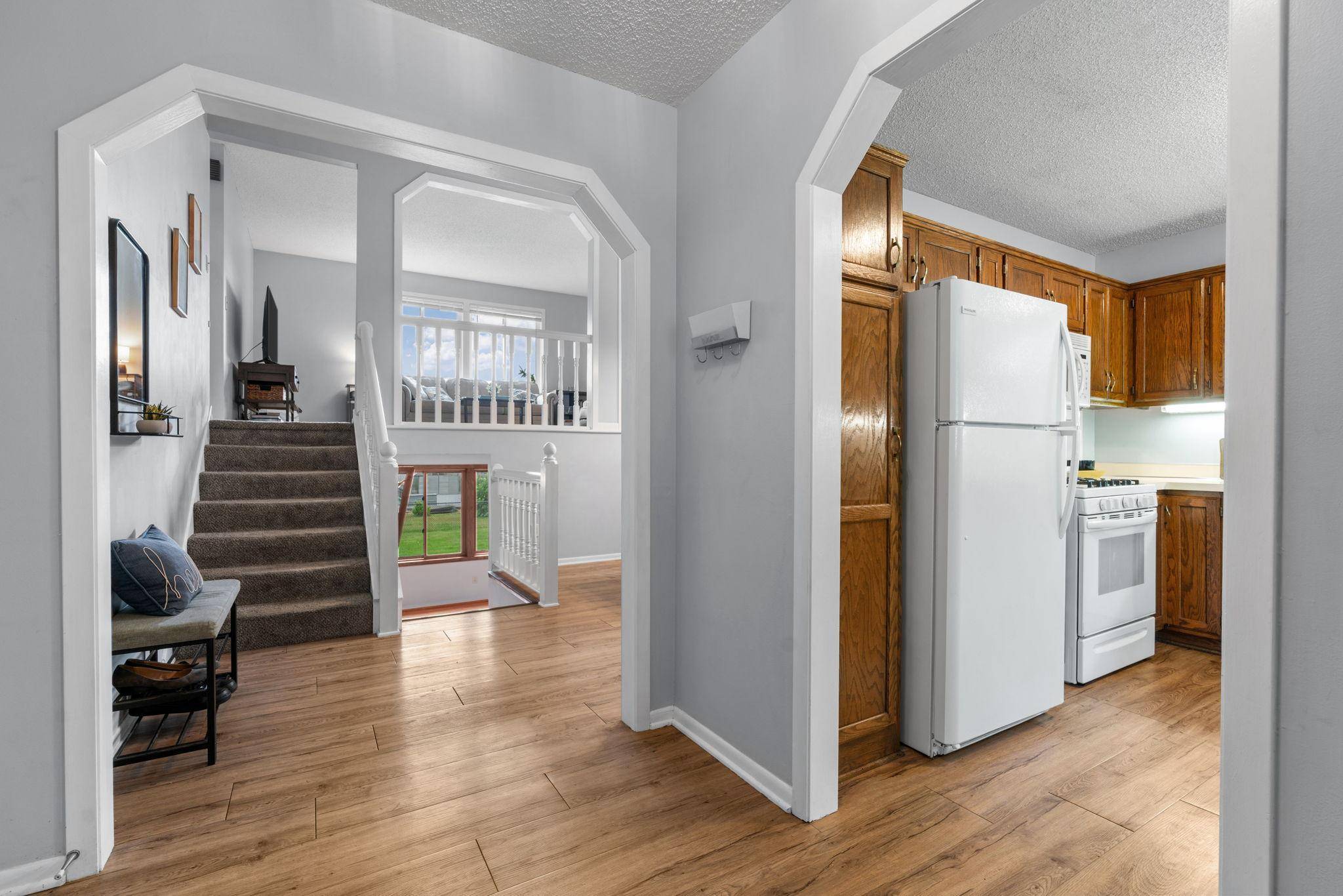 9182 Rosewood LN N, Maple Grove, MN 55369