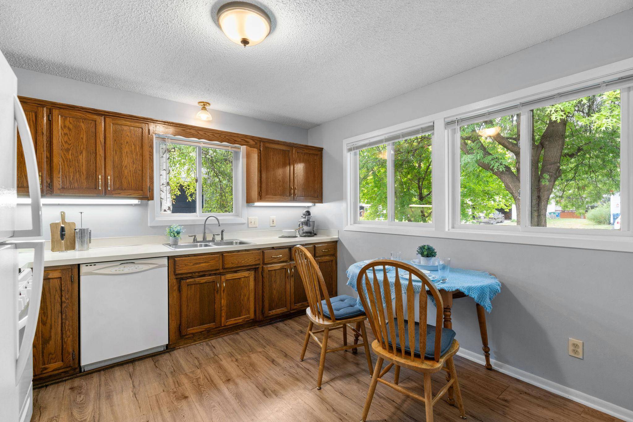 9182 Rosewood LN N, Maple Grove, MN 55369