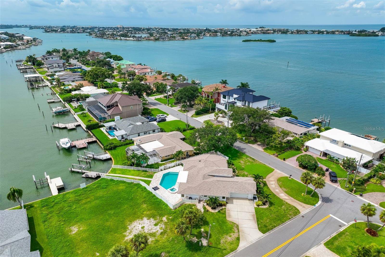 201 DRIFTWOOD LN, Largo, FL 33770