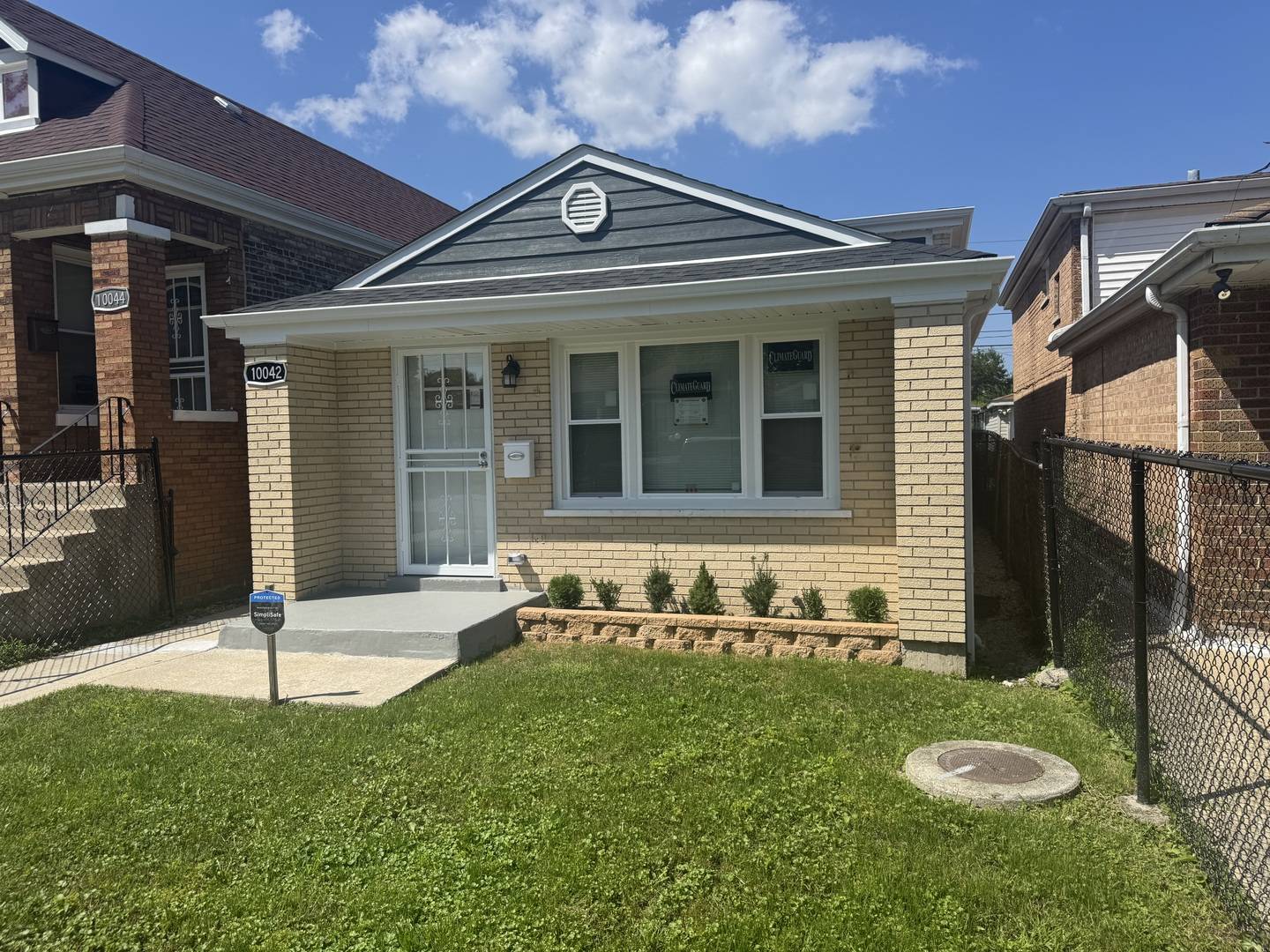 10042 S Princeton AVE, Chicago, IL 60628