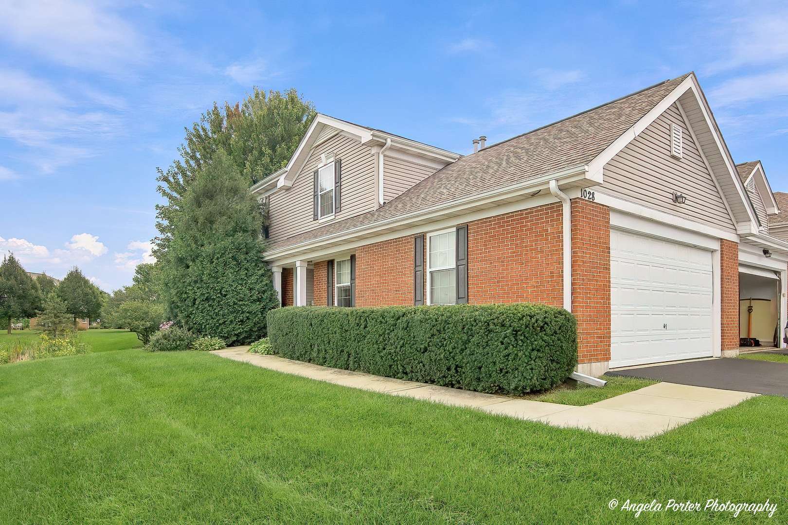 1028 DRAPER RD, Mchenry, IL 60050