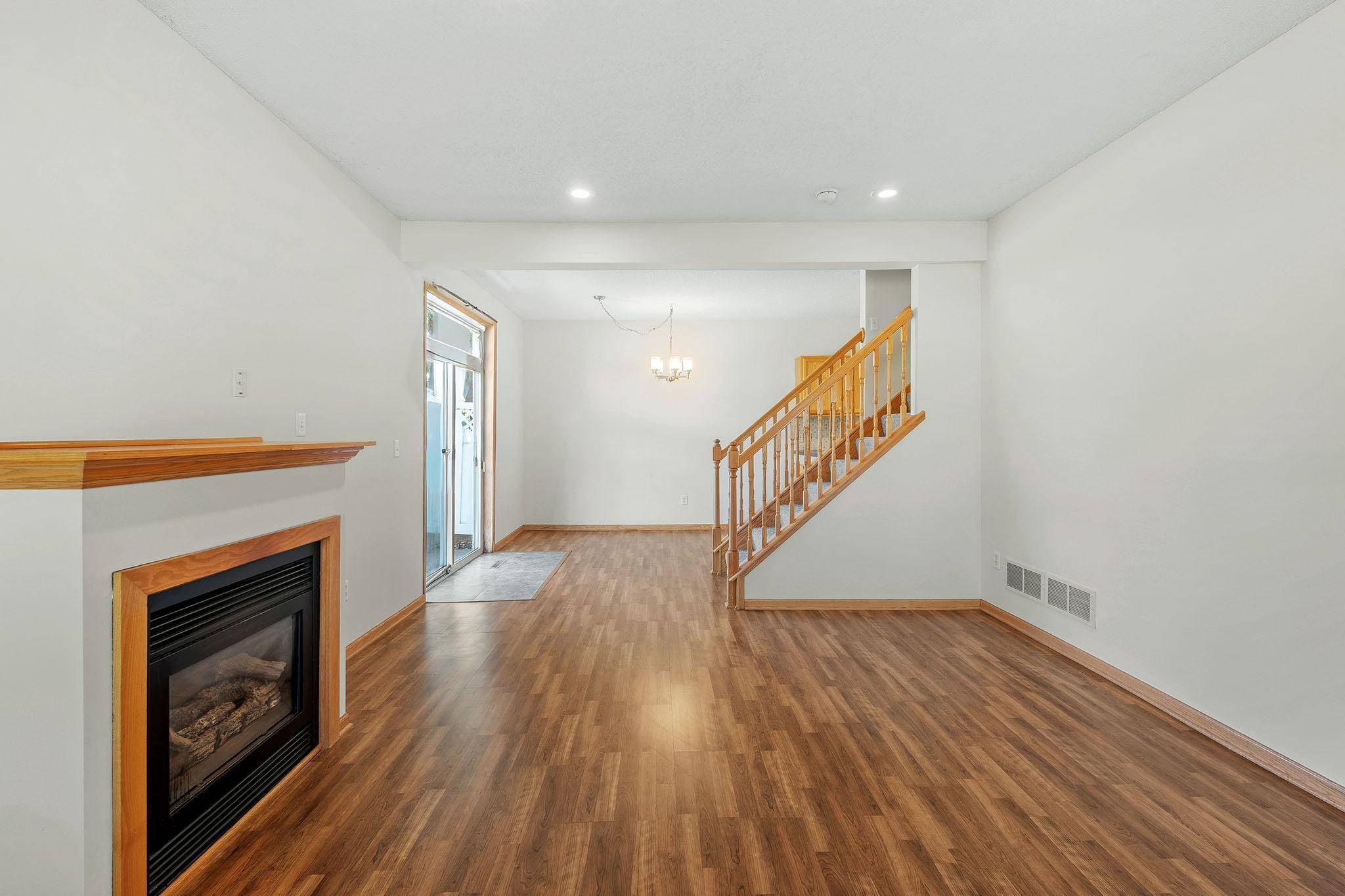 631 Roundhouse ST #2404, Shakopee, MN 55379