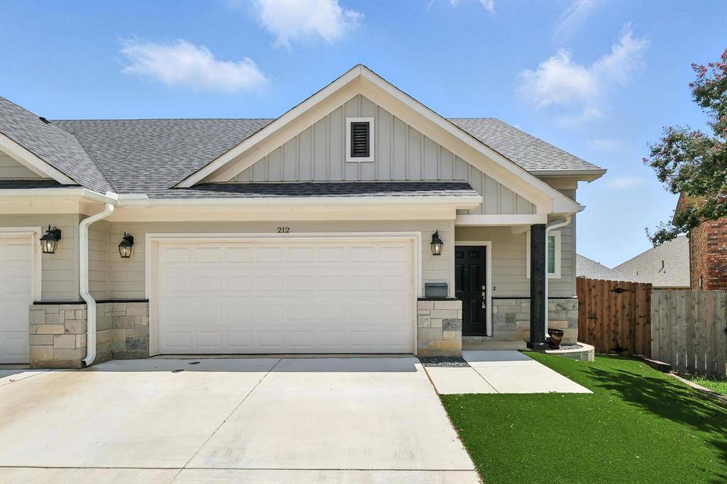 212 Wayside Court, Bedford, TX 76021