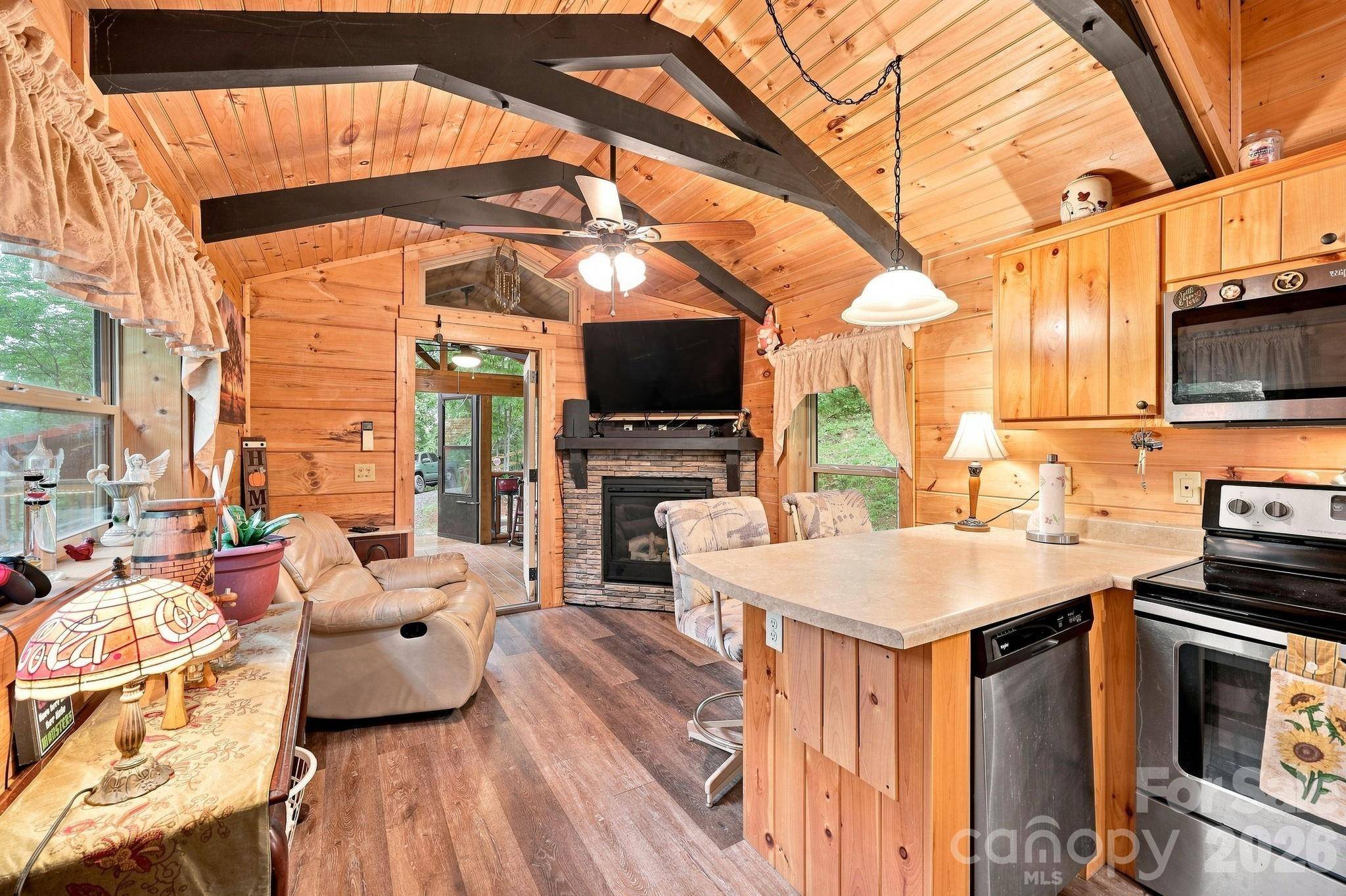 9 Candyland CT, Candler, NC 28715