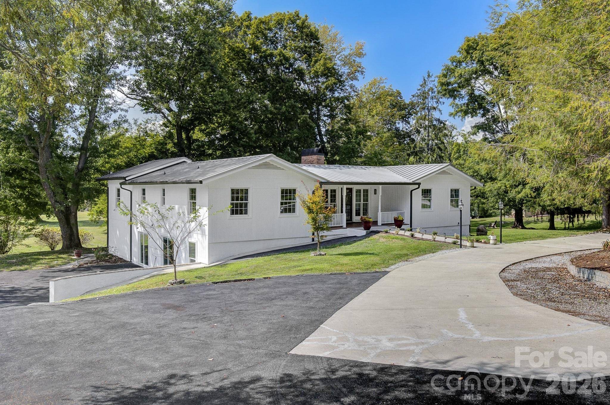 211 Pinner RD, Arden, NC 28704
