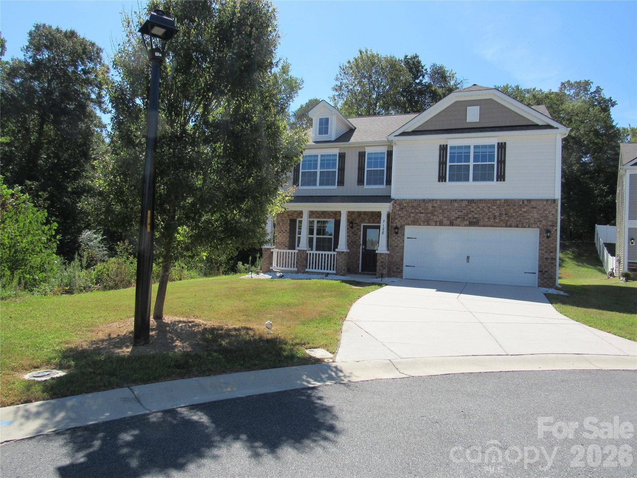 7128 Bandera DR, Charlotte, NC 28214