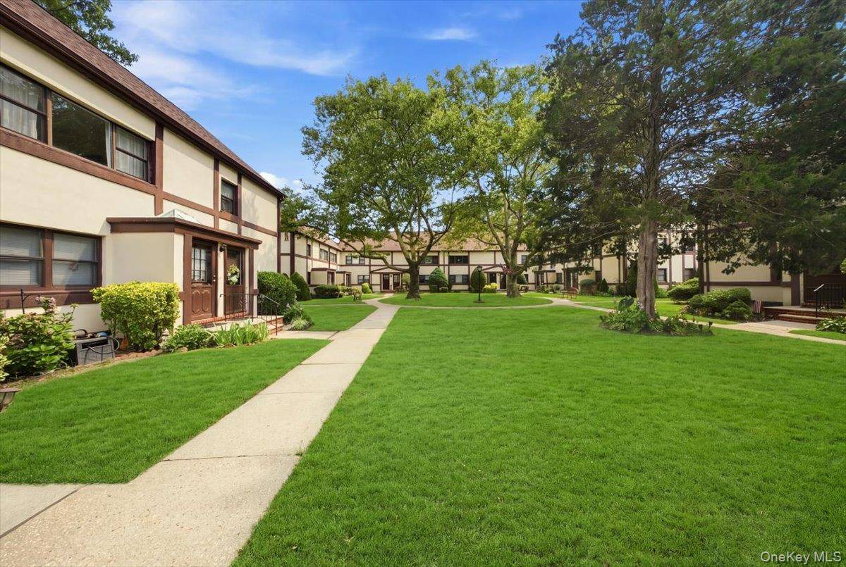 280 Cherry Valley AVE #A2, Garden City, NY 11530