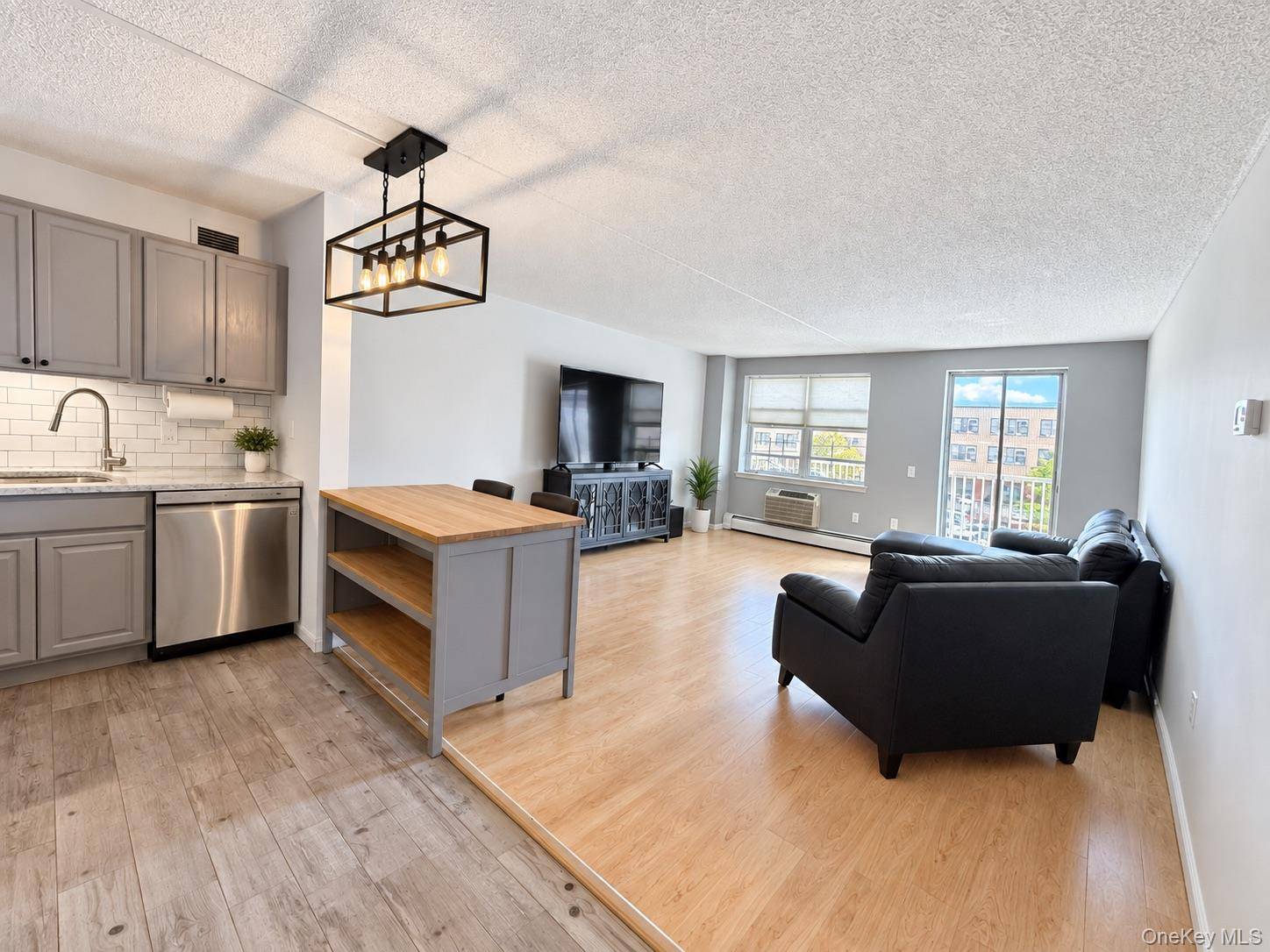 260 Beach 81st ST #3D, Rockaway Beach, NY 11693