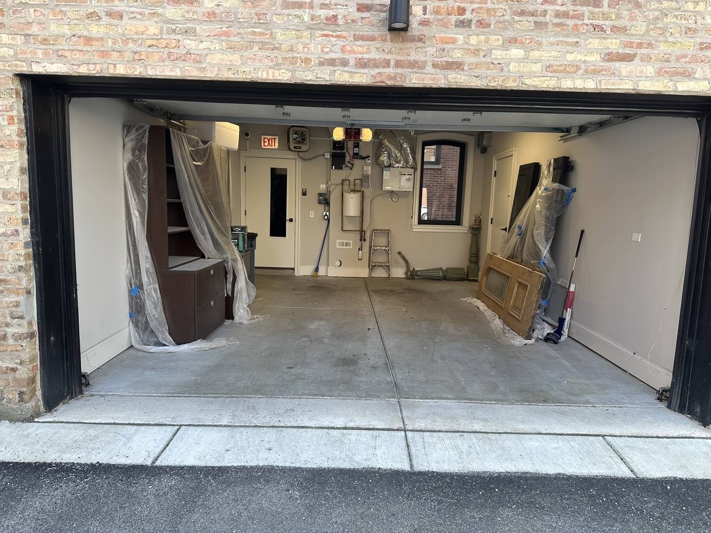154 W Superior ST, Chicago, IL 60654