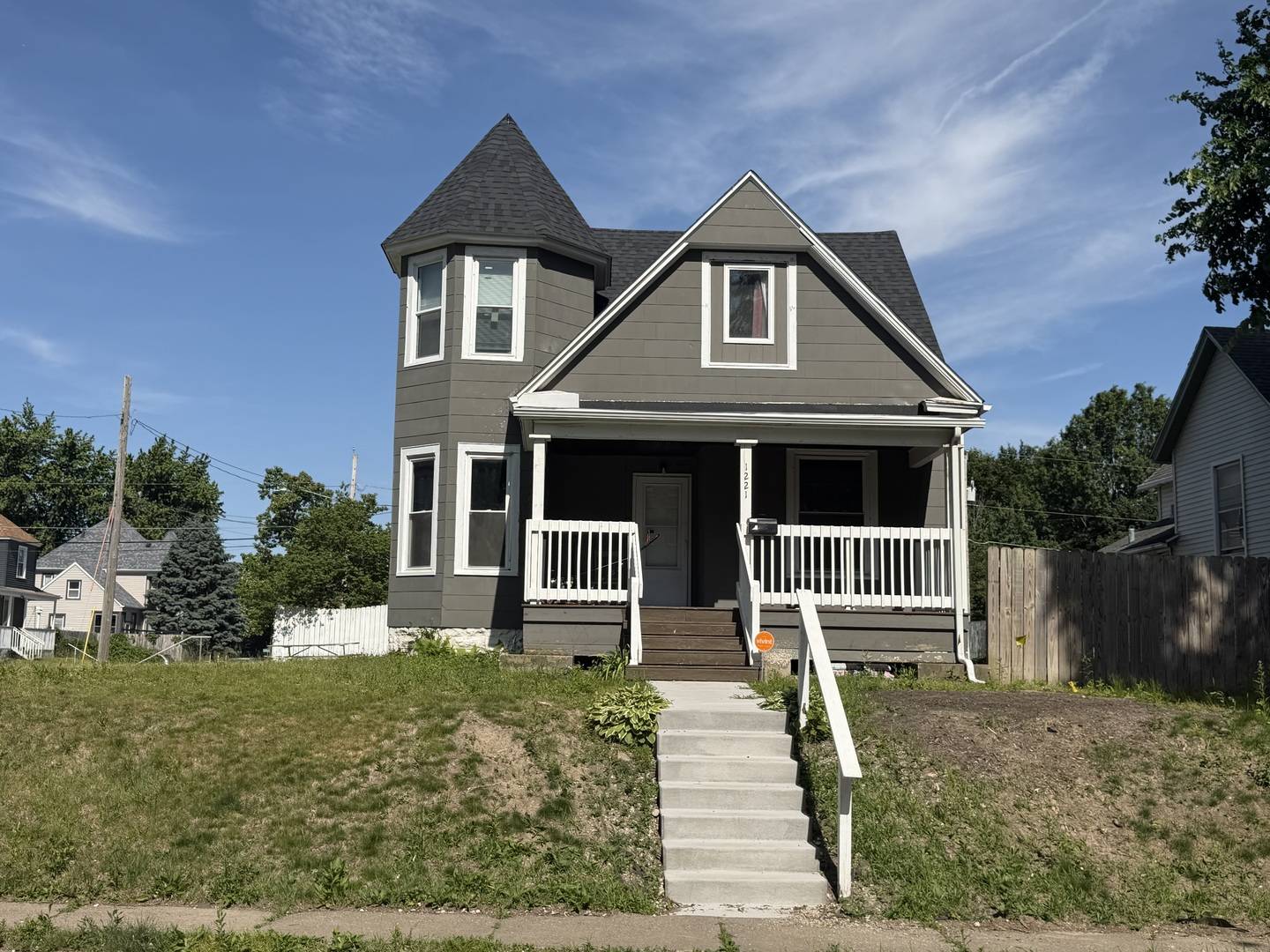 1221 Brown ST, Davenport, IA 52804