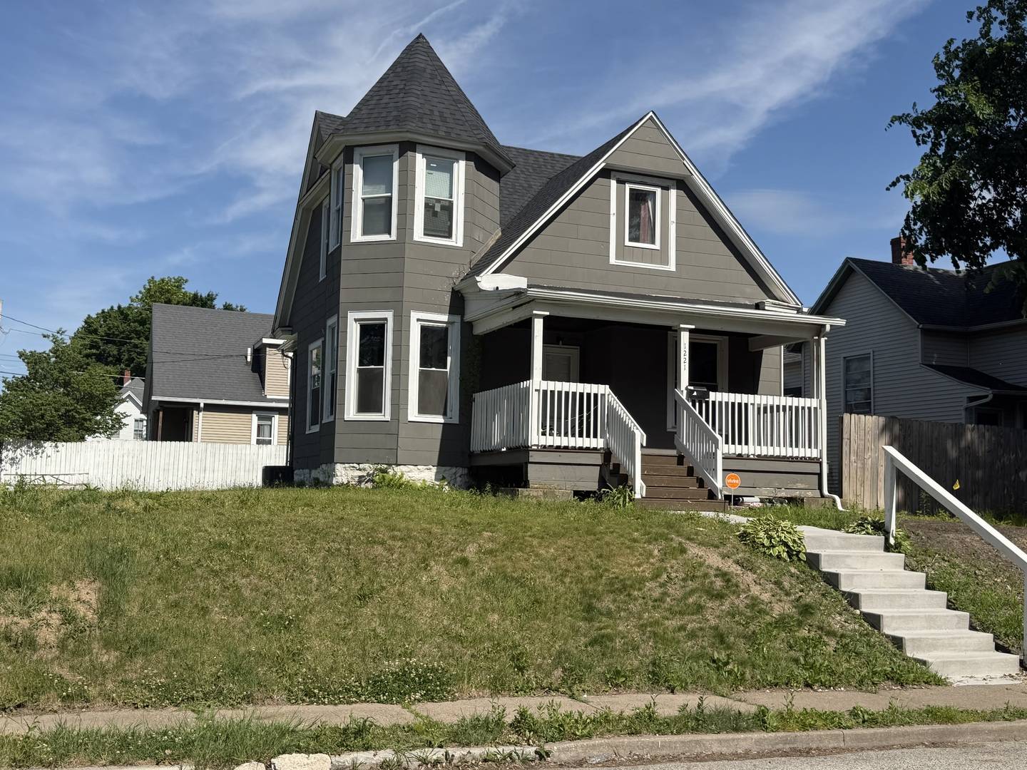 1221 Brown ST, Davenport, IA 52804