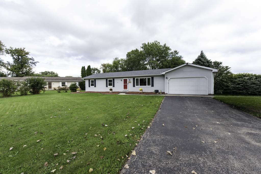 713 Eisenhower CT, Twin Lakes, WI 53181