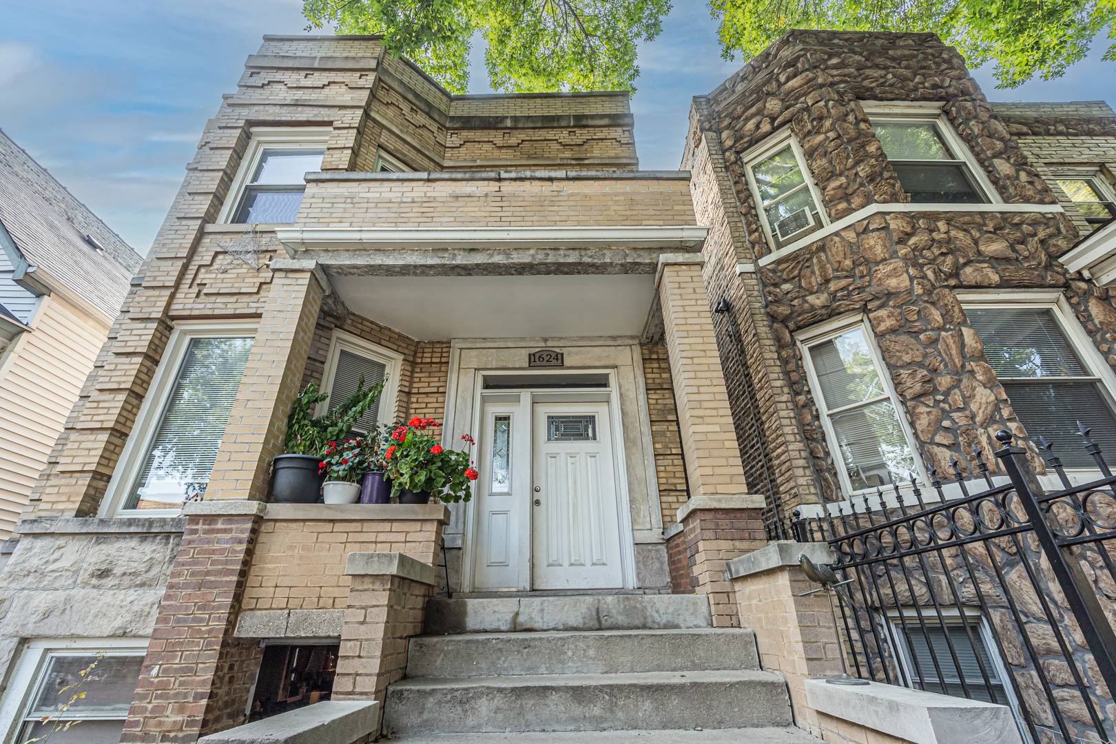 1624 N Tripp AVE, Chicago, IL 60639