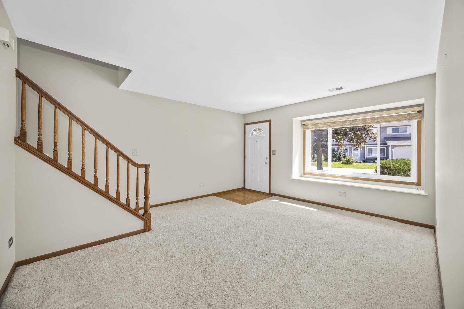 34015 White Oak LN #50C, Gurnee, IL 60031