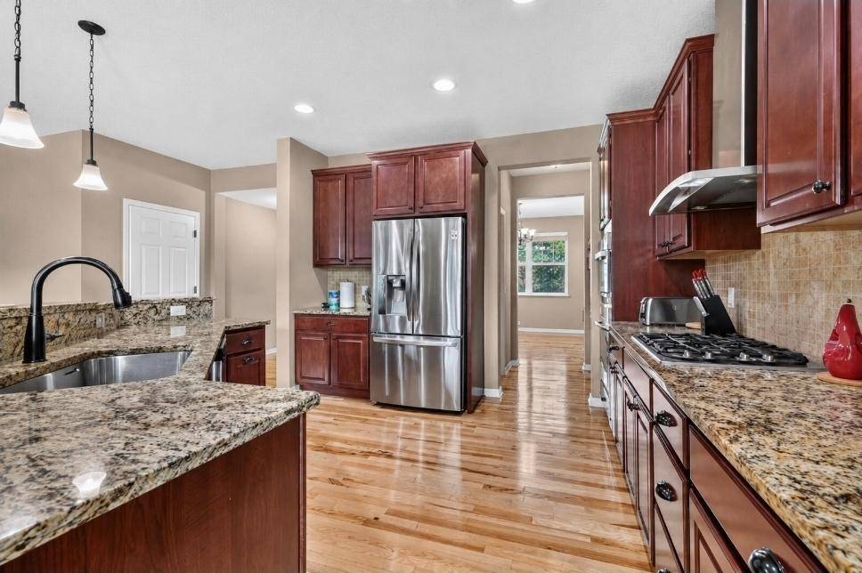 16991 Evening TER, Lakeville, MN 55044