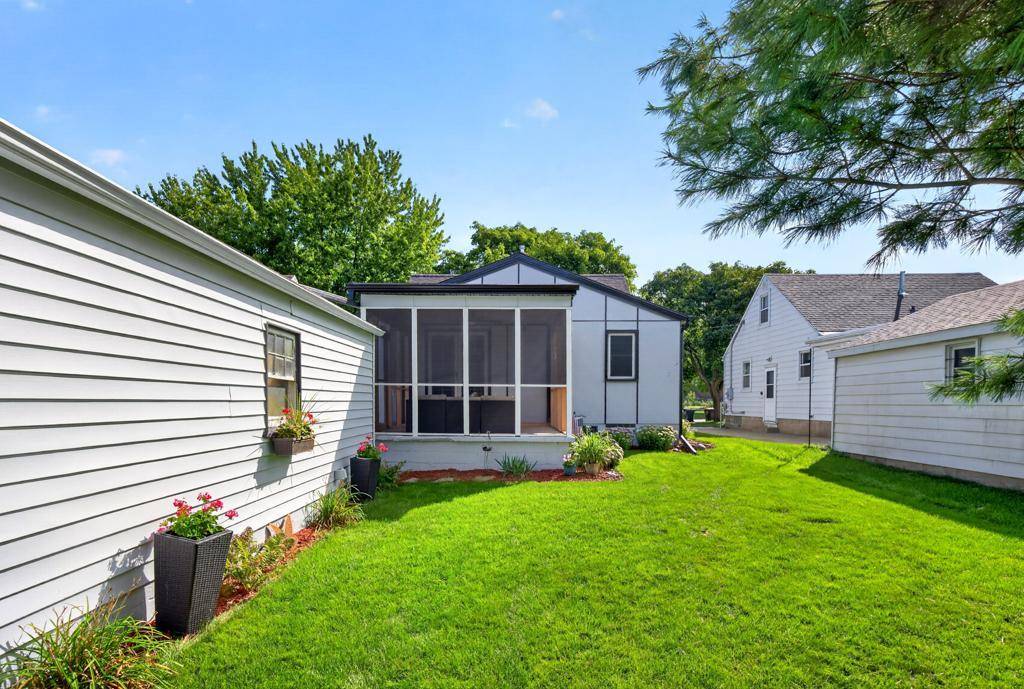 837 11th AVE SE, Rochester, MN 55904