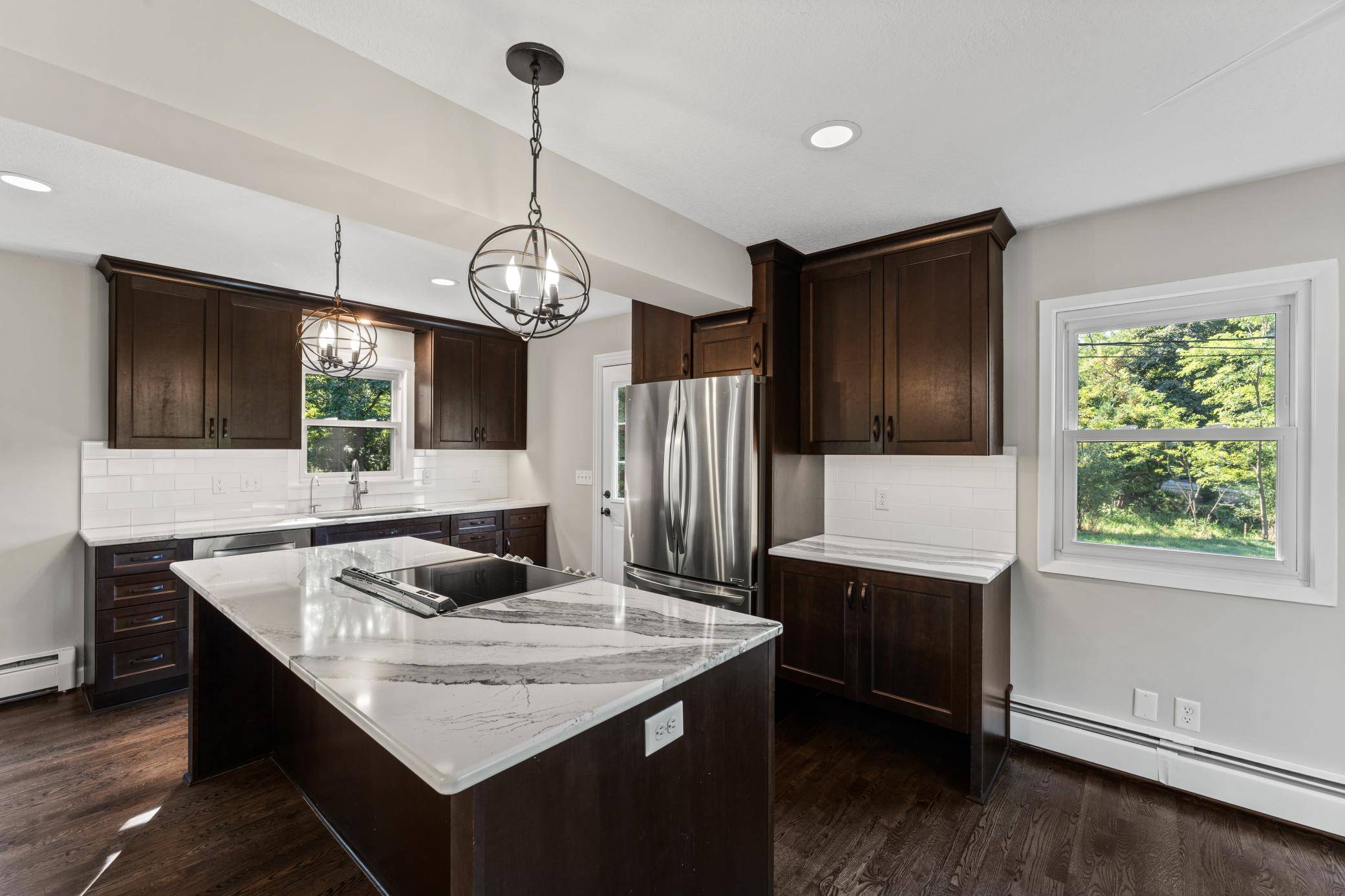 928 Griffin AVE, Mahtomedi, MN 55115