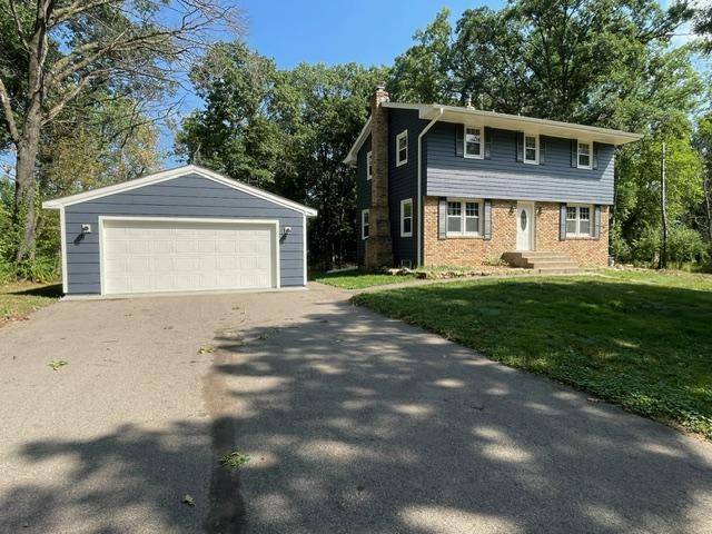 928 Griffin AVE, Mahtomedi, MN 55115
