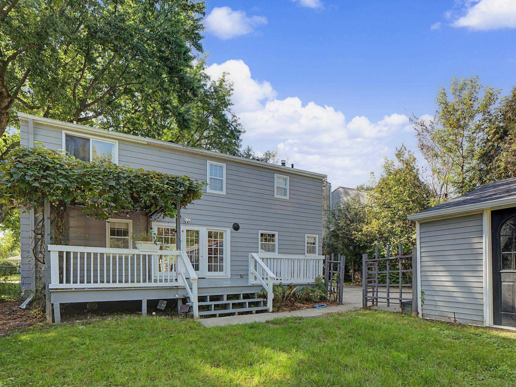 823 Memorial Pkwy SW, Rochester, MN 55902