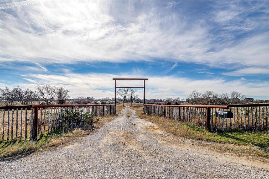 2040 Erwin Road, Poolville, TX 76487