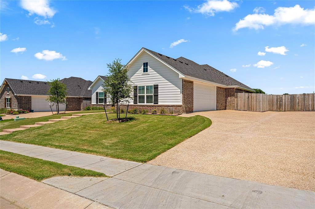 10117 Castleberry Lane, Waco, TX 76712