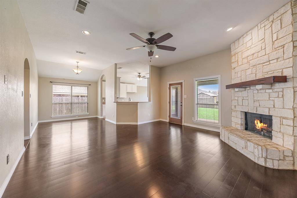 107 Meadowlark Drive, Palmer, TX 75152