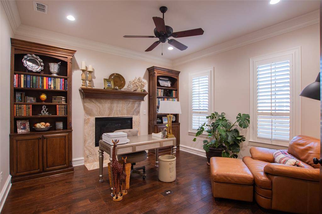 7130 Holly Square Court, Tyler, TX 75703
