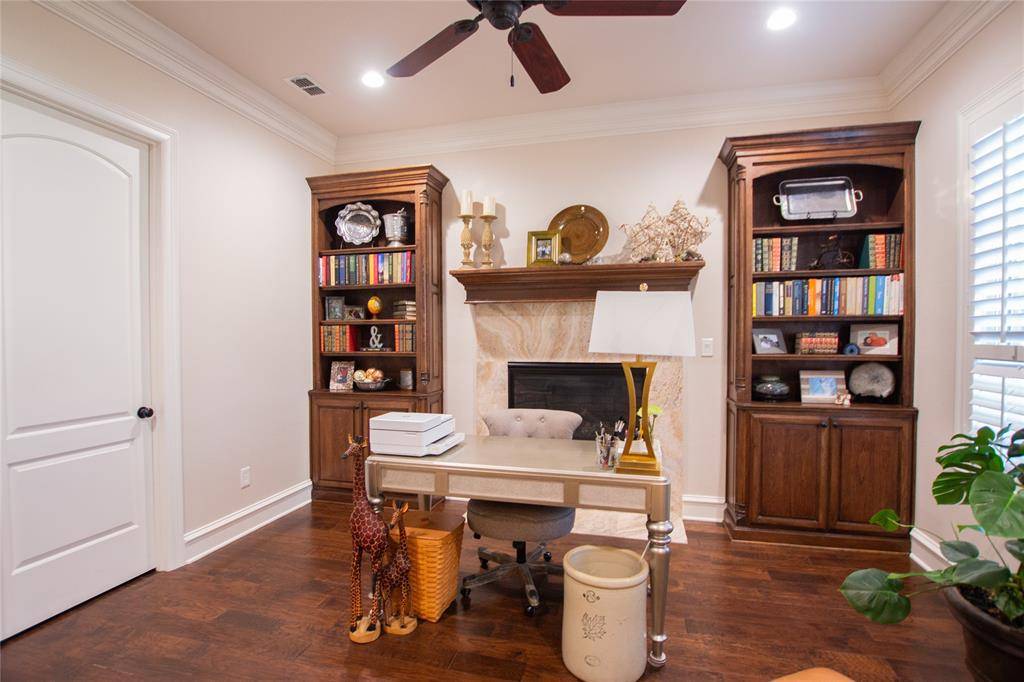 7130 Holly Square Court, Tyler, TX 75703