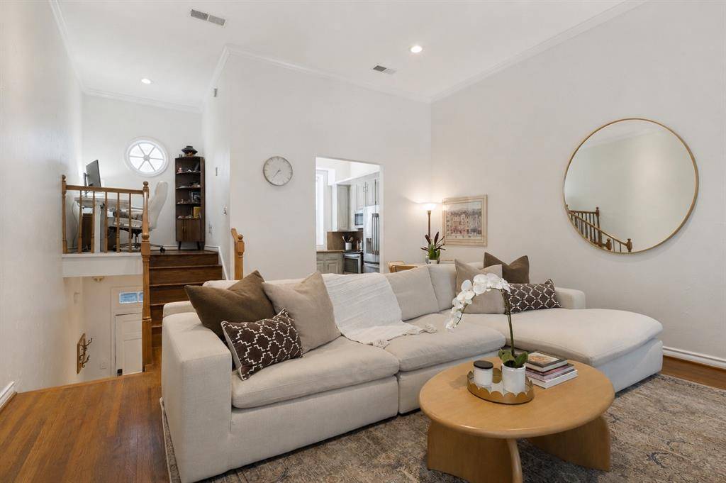 4231 Holland Avenue #D, Dallas, TX 75219
