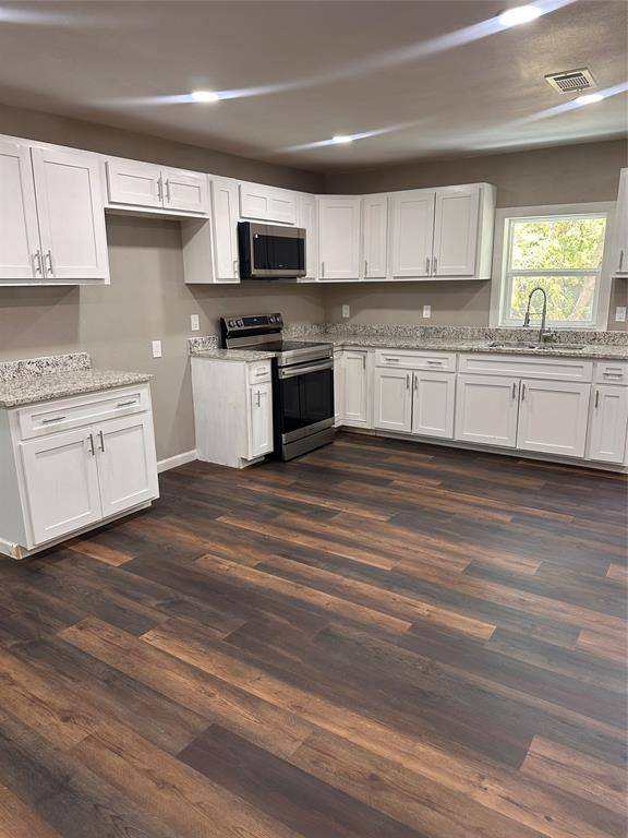 819 W State Street, Terrell, TX 75160