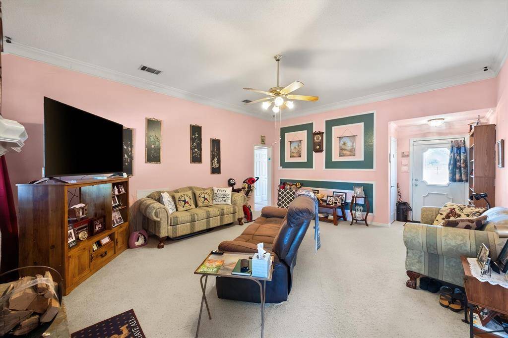 649 E Reindeer Road, Lancaster, TX 75146
