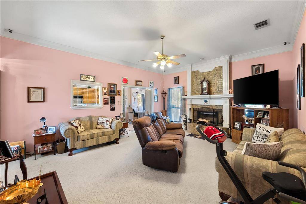 649 E Reindeer Road, Lancaster, TX 75146