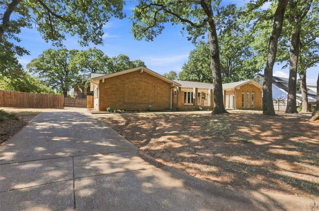 7544 Monterrey Drive, Fort Worth, TX 76112