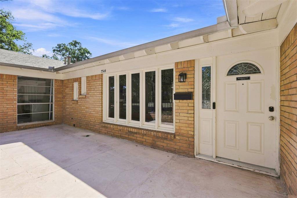7544 Monterrey Drive, Fort Worth, TX 76112