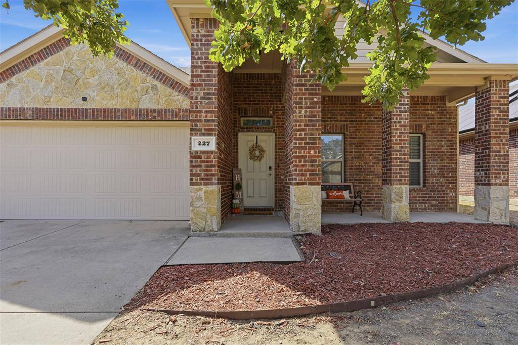 227 Old Spanish Trail, Waxahachie, TX 75167