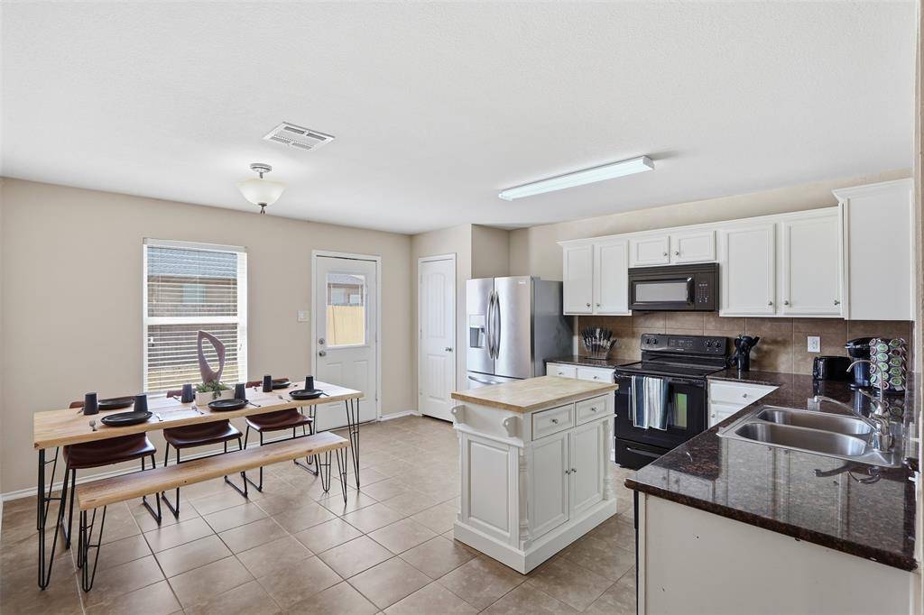 227 Old Spanish Trail, Waxahachie, TX 75167