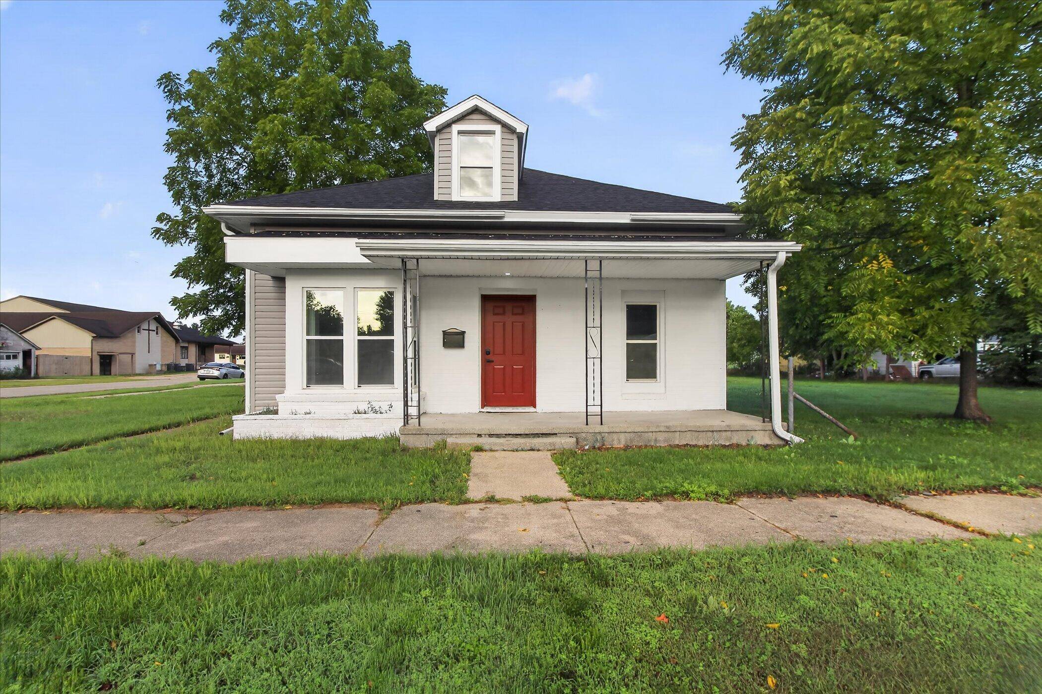 701 N Hemlock ST, Evart, MI 49631