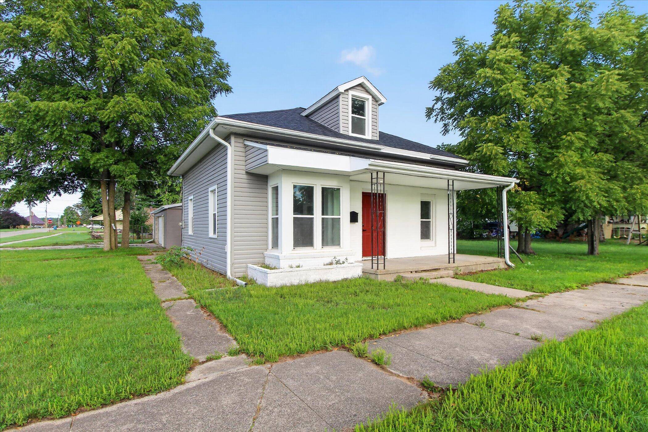 701 N Hemlock ST, Evart, MI 49631