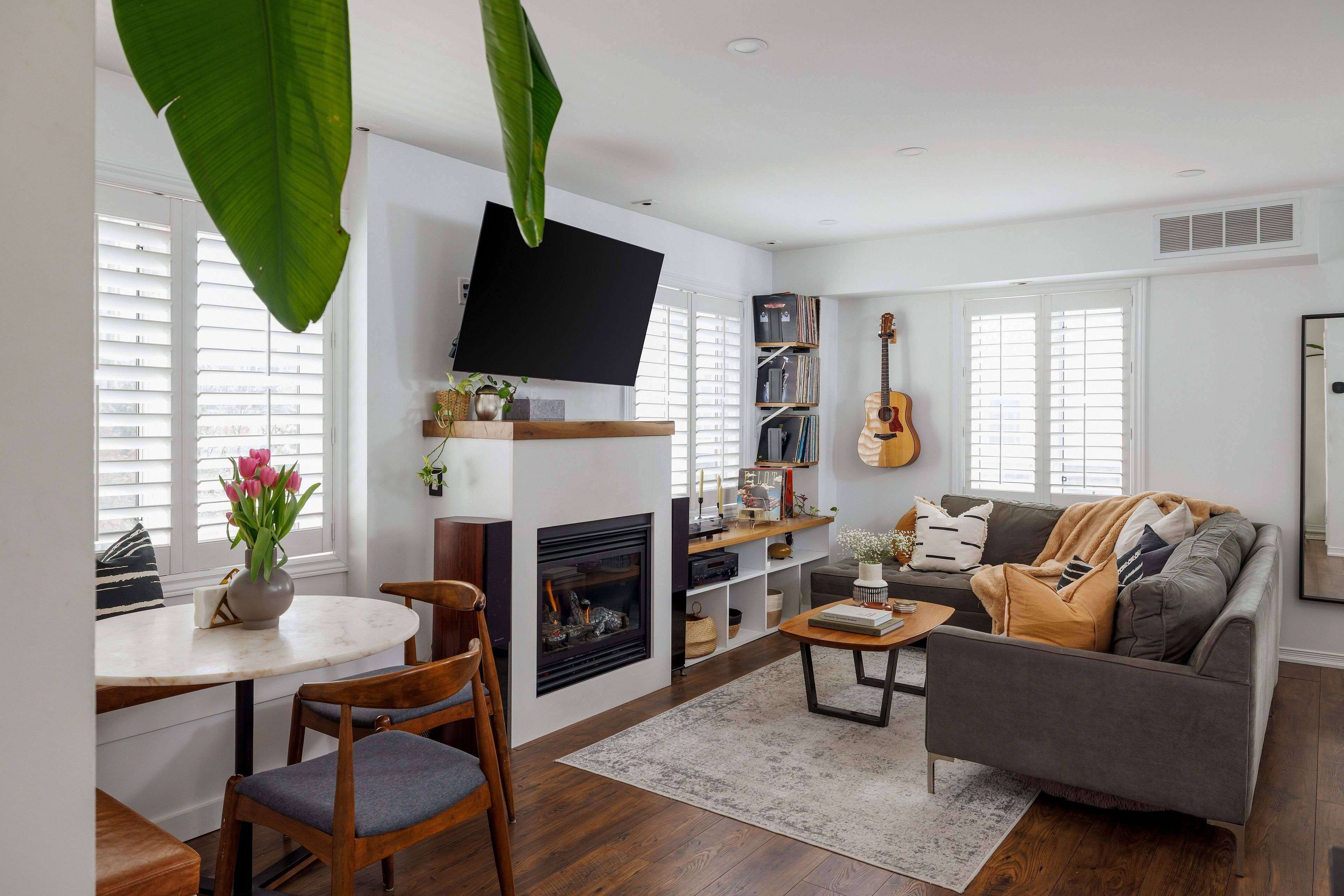 12 Sudbury ST #819, Toronto C01, ON M6J 3W7