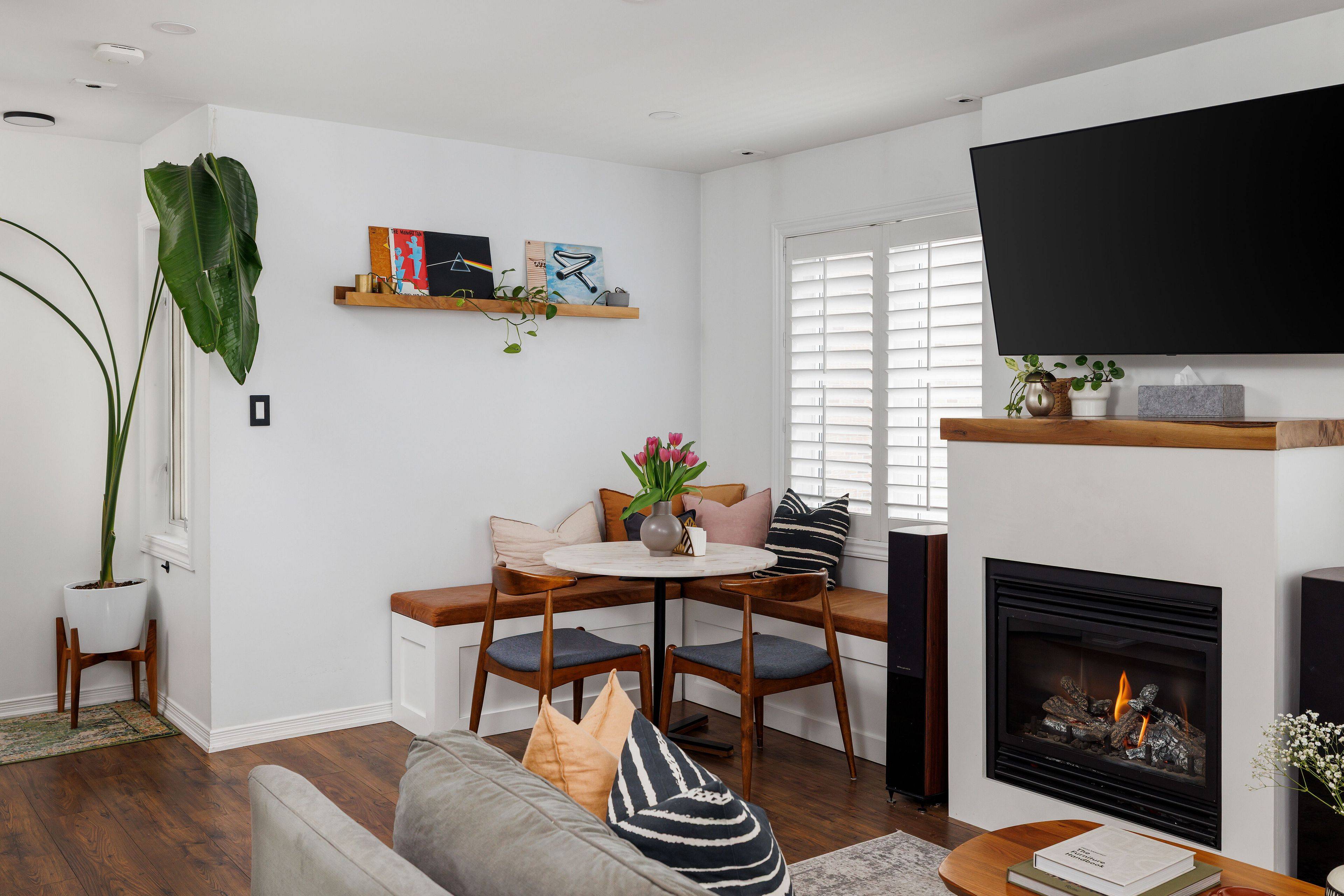 12 Sudbury ST #819, Toronto C01, ON M6J 3W7