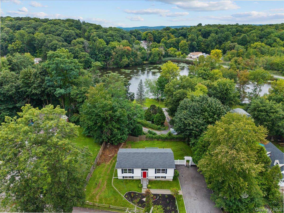 27 Dunwoodie RD, Carmel, NY 10512