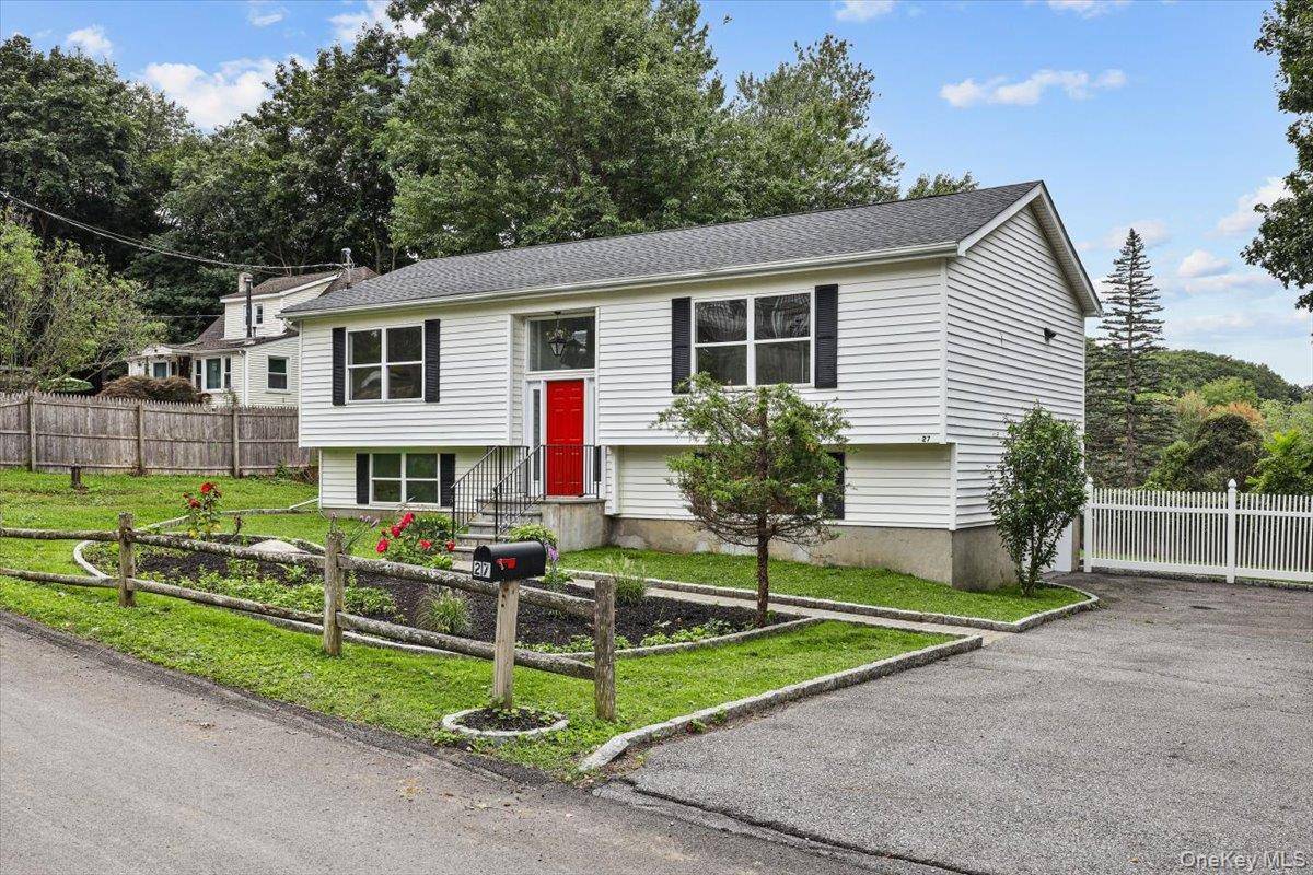 27 Dunwoodie RD, Carmel, NY 10512