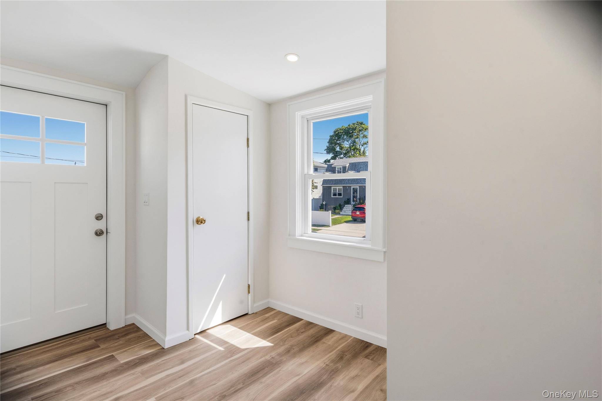 91 1st AVE, East Rockaway, NY 11518
