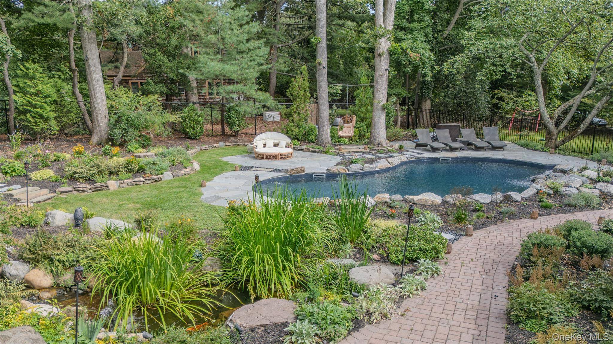 15 Night Heron DR, Stony Brook, NY 11790