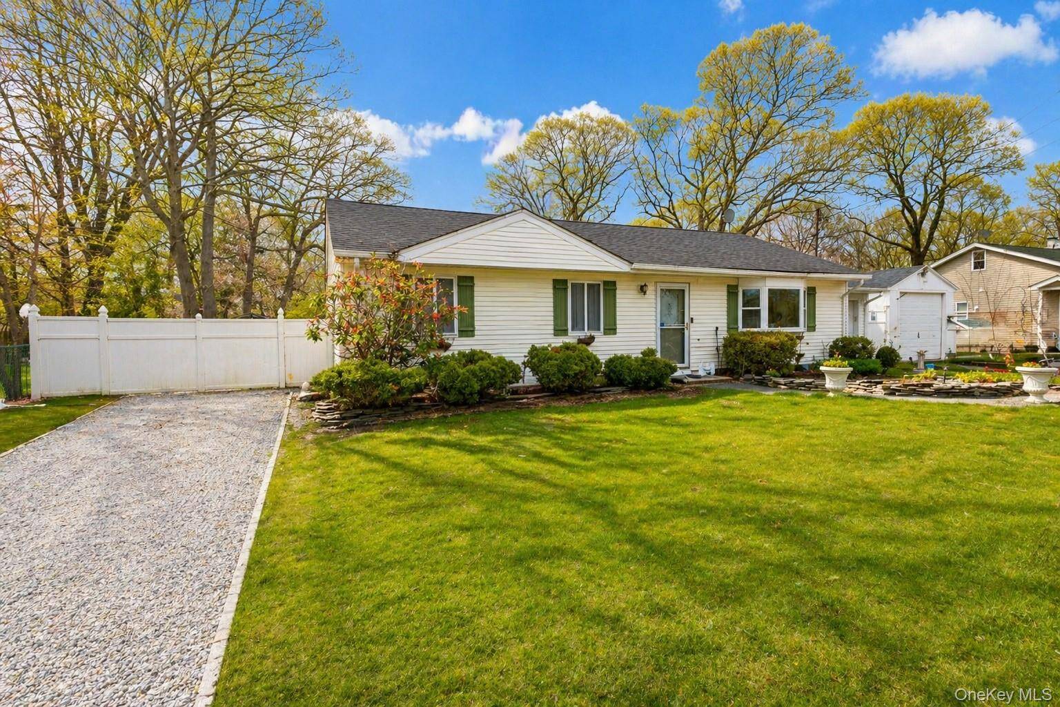 11 Seaford RD, Mastic Beach, NY 11951