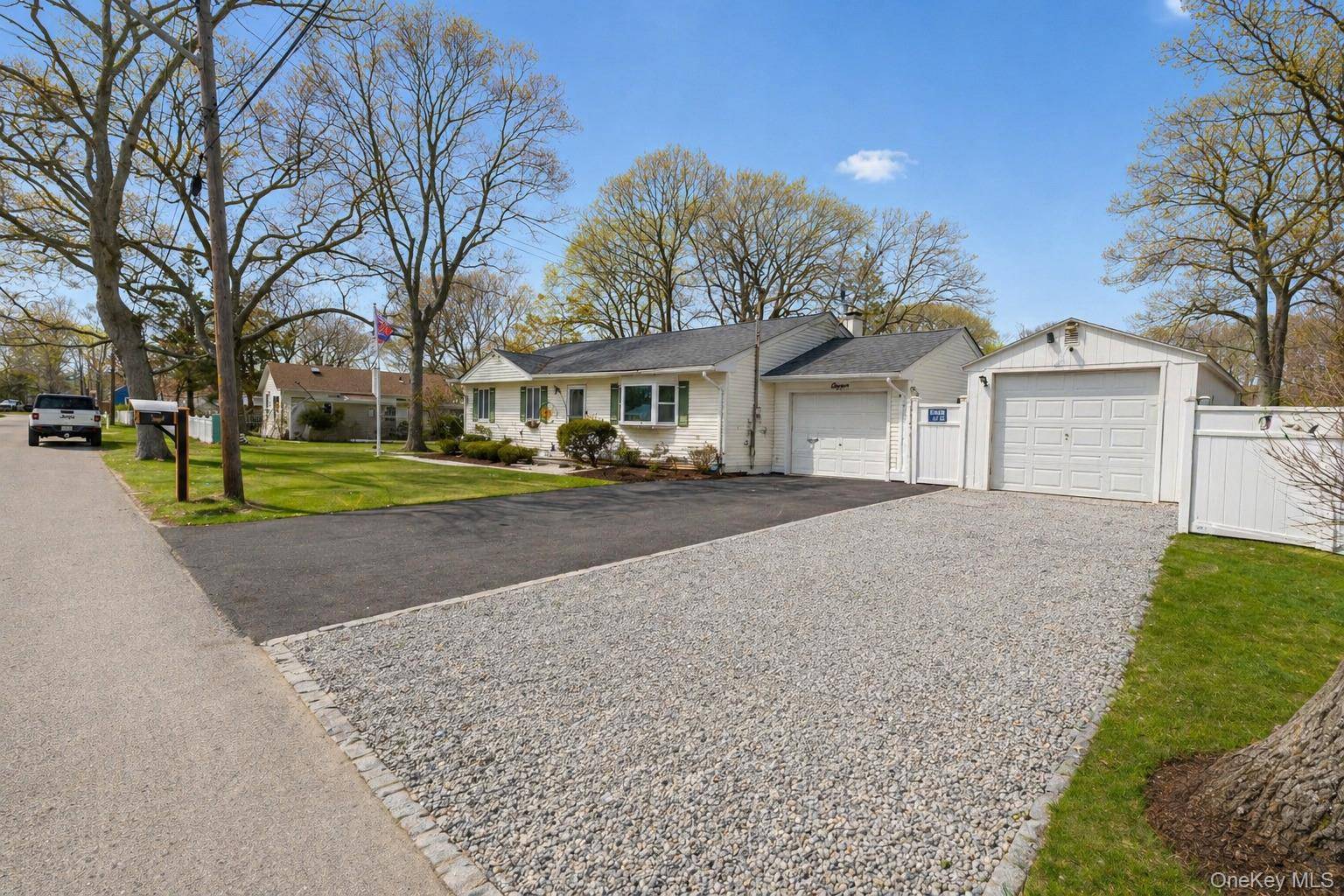 11 Seaford RD, Mastic Beach, NY 11951